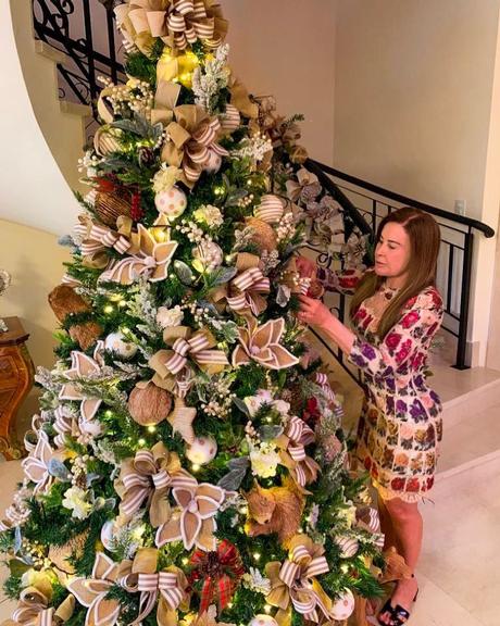 Zilu Godoi já mostra árvore de Natal e decoração impressiona
