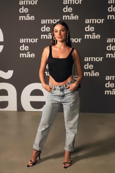 Isis Valverde na estreia da novela Amor de Mãe