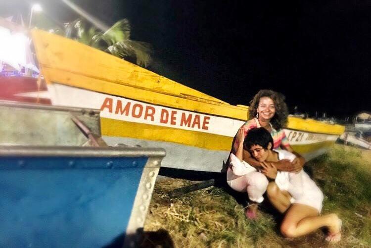 Nanda Costa relembra registro com a mãe em barco intitulado 'Amor de Mãe'