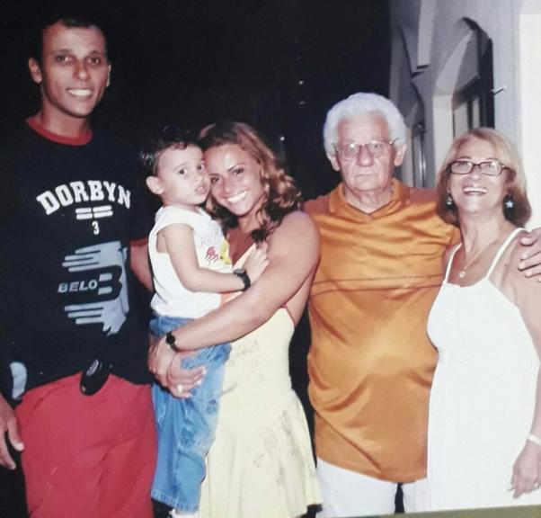 Viviane Araujo compartilha clique raro com a família