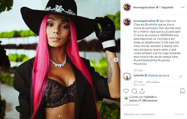 Brunna Gonçalves aparece com cabelo rosa para clipe de Lud