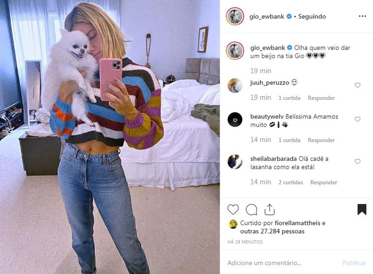 Giovanna Ewbank posa com cachorrinho e encanta internautas