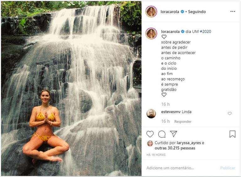 Carolina Dieckmann posou em uma paisagem paradisíaca enquanto tomava banho de cachoeira 