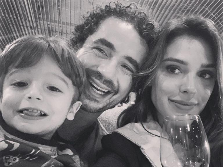 Rafa Brites compartilha registro ao curtir férias ao lado de sua linda família