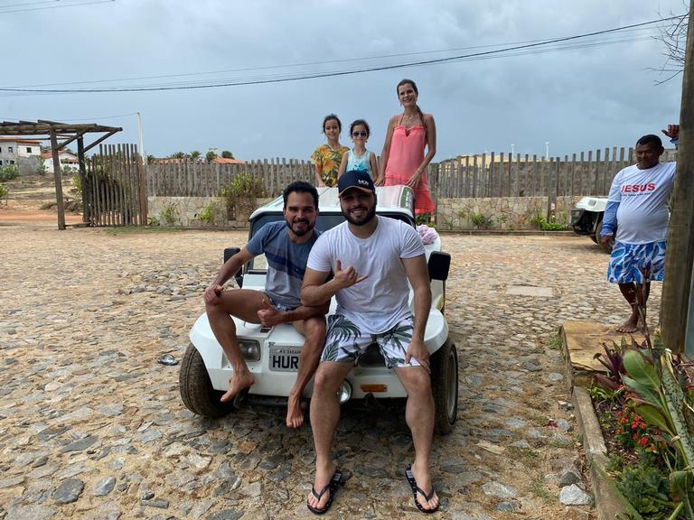 Luciano Camargo de férias com a família