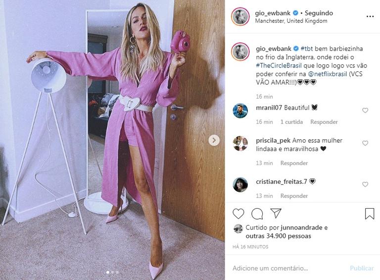 Giovanna Ewbank arranca elogios na web com look cor de rosa