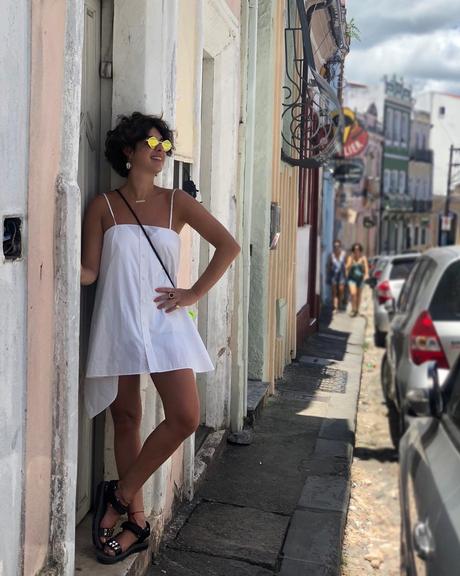 Fernanda Paes Leme de vestido em Salvador