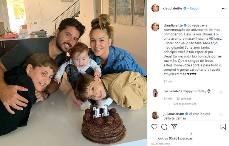Claudia Leitte comemora aniversário do filho com festinha simples em Orlando