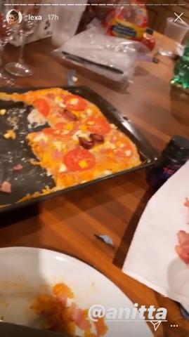 Anitta fazendo pizza em Aspen