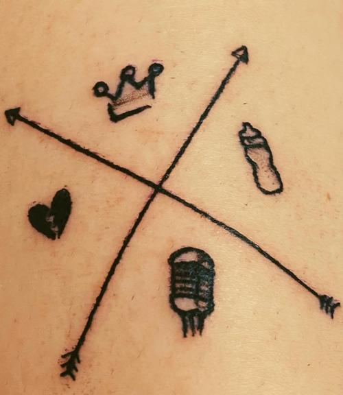 Marília Mendonça mostra tatuagem