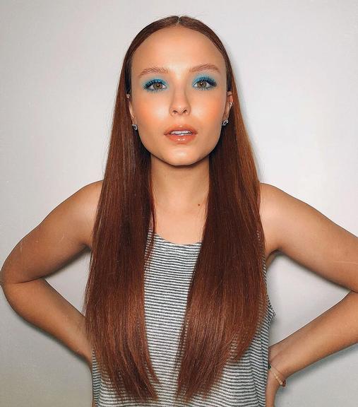Larissa Manoela aposta em maquiagem bafonica e fãs elogiam