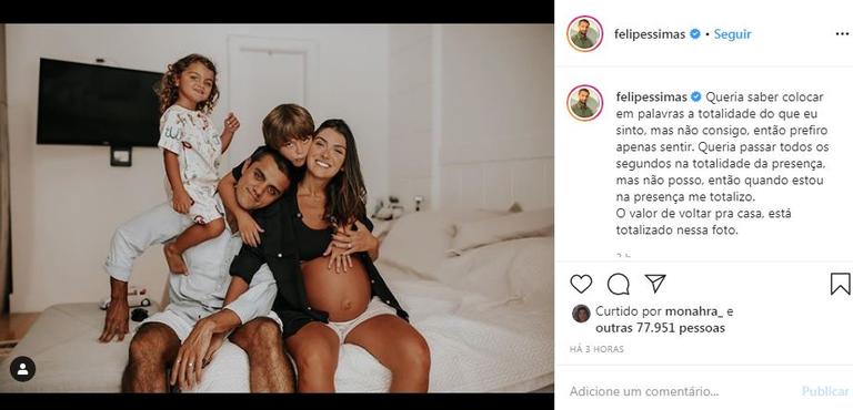 Felipe Simas faz post emocionante para a família