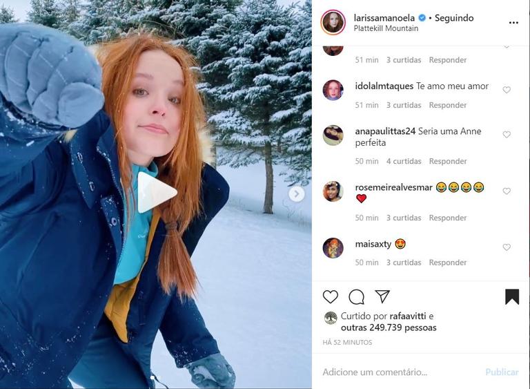Em Nova Iorque, Larissa Manoela se diverte na neve