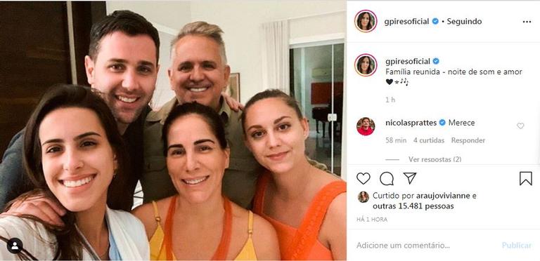 Glória Pires usou suas redes sociais para compartilhar um clique fofo ao lado da família 