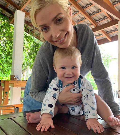 Luiza Possi comemora 8 meses do filho com foto fofa