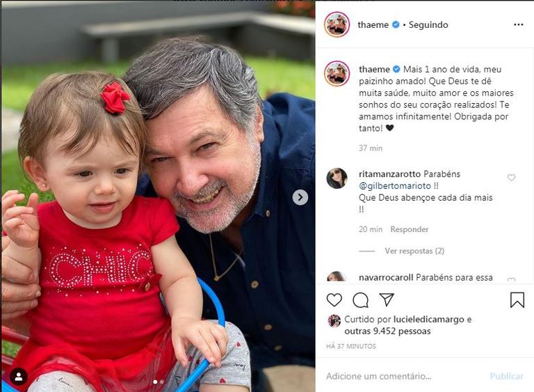 Thaeme Mariôto comemorou o aniversário do pai com post fofo com fotos dele ao lado da neta, Liz 