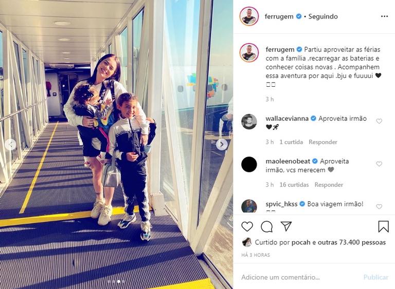 Ferrugem compartilha fotos no aeroporto ao lado da família