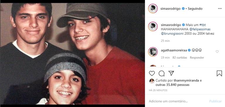 Rodrigo Simas publica foto antiga ao lado dos irmãos