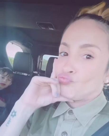 Claudia Leitte posta vídeo engraçado e filho faz julgamento