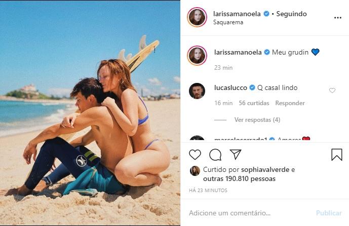 Larissa Manoela e Leo Cidade encantam a web em foto na praia