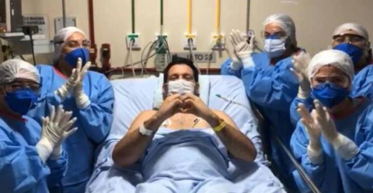 Marcelo Magno comemora melhora após coronavírus