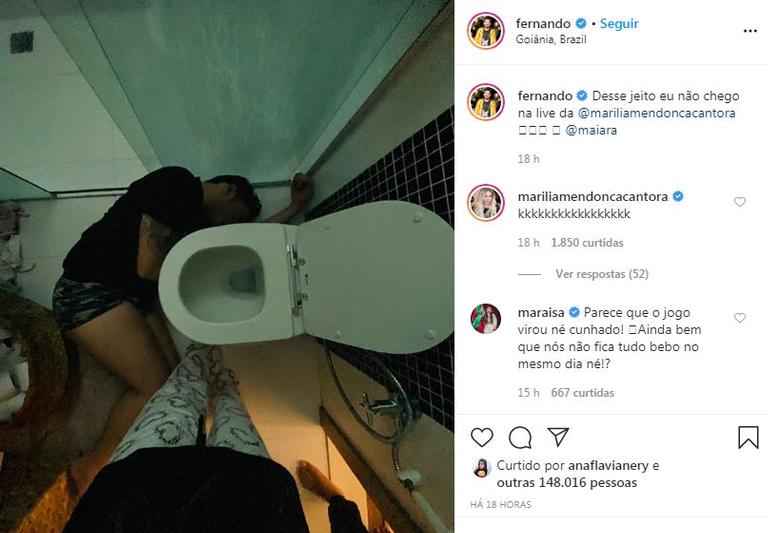 Maiara flagra Fernando dormindo no chão do banheiro