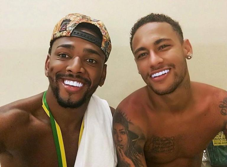 Nego do Borel aproveitou o TBT para relembrar um encontro com Neymar Jr. 