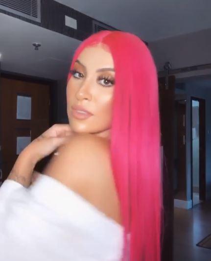 Bianca Andrade relembra clique com cabelo rosa