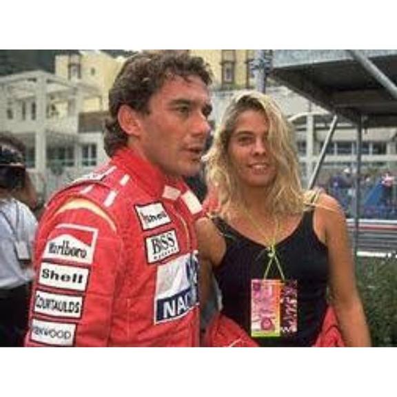 Adriane Galisteu faz homenagem comovente para Ayrton Senna 