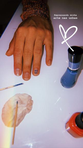 Mari Gonzalez testa nail art