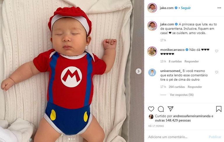  Filho de Pyong Lee encanta a web ao aparecer vestido de Mario Bros