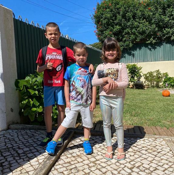 Luana Piovani esbanja a fofura de seus filhos ao registrar seu cotidiano em Portugal