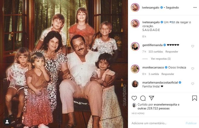  Ivete Sangalo relembra clique da infância com a família