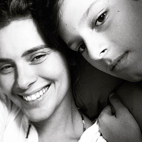 Carolina Dieckmann publica selfie com o filho caçula