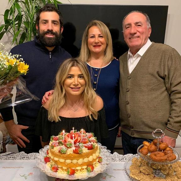 Kaysar Dadour celebra aniversário da irmã