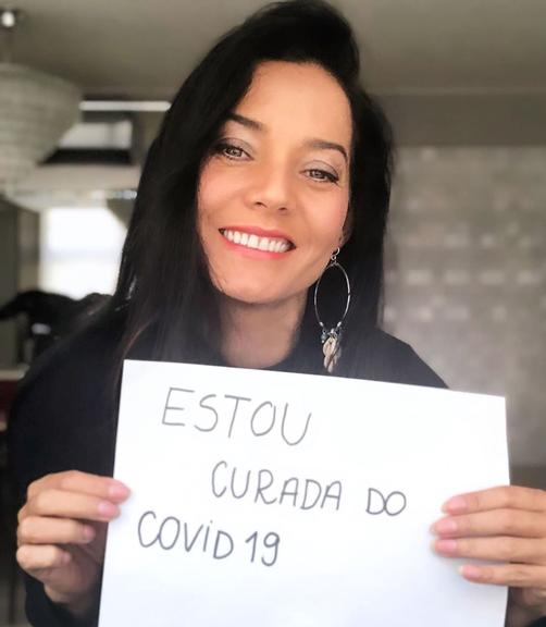Mônica Carvalho revela que está curada do coronavírus 