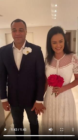 Luciele Di Camargo e Denilson renovam votos de casamento