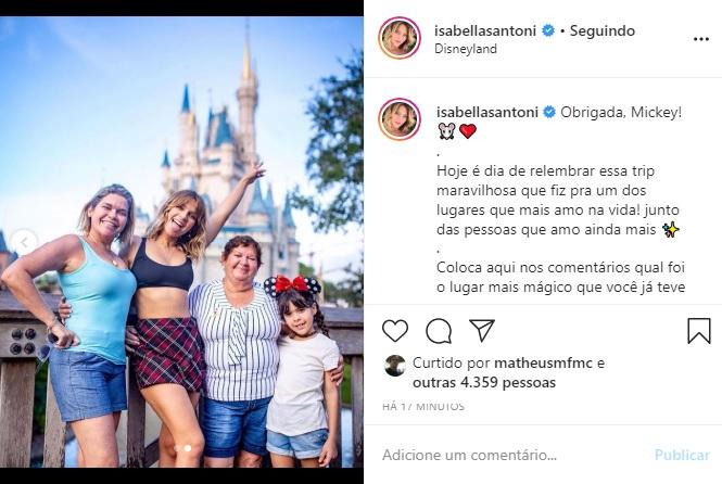 Isabella Santoni recorda viagem com a família para a Disney