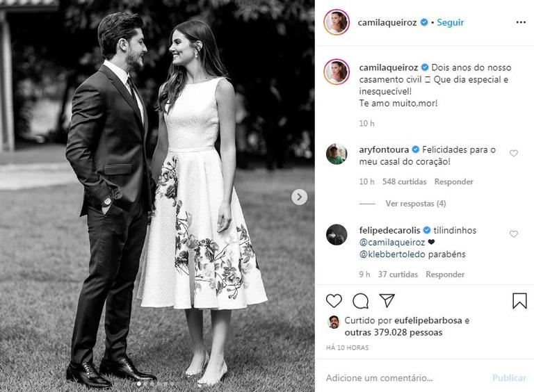Camila Queiroz comemora dois anos de casamento com Klebber Toledo