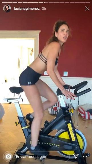 Luciana Gimenez fazendo bike