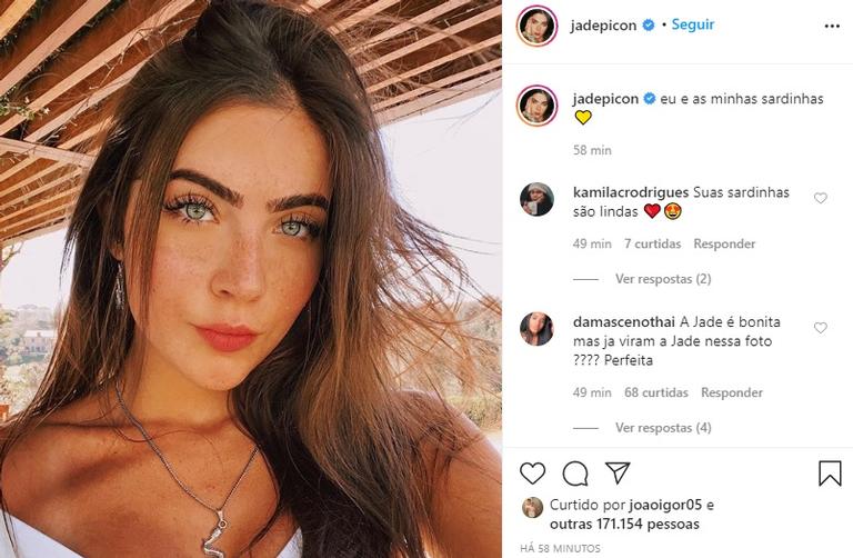 Jade Picon surge lindíssima em selfie