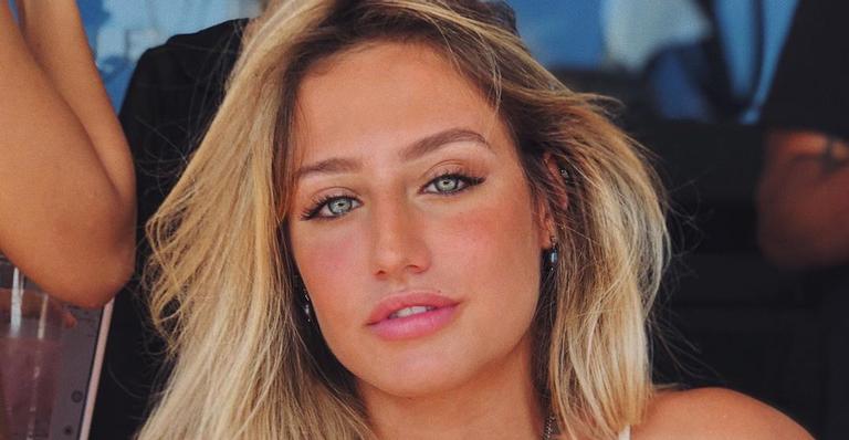 Bruna Griphao compartilha nova selfie e beleza da atriz chama a atenção