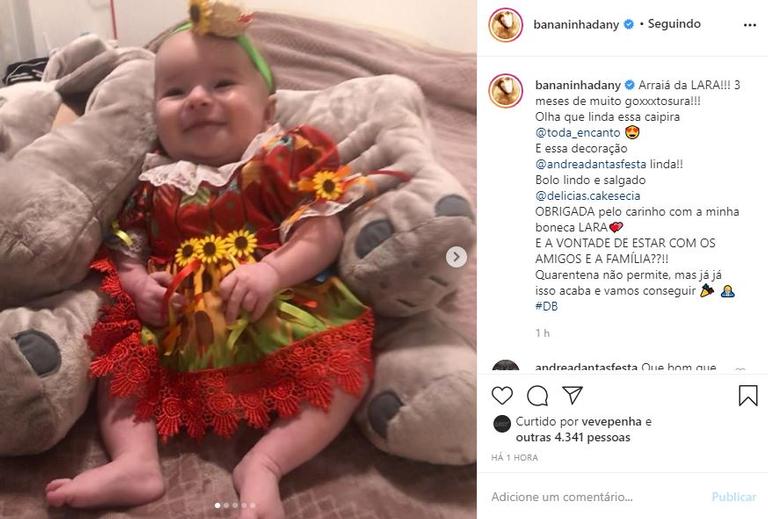Dany Bananinha comora três meses da filha Lara