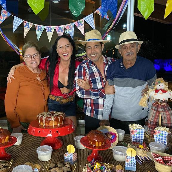 Graciele Lacerda e Zezé Di Camargo celebram São João ao lado dos pais do cantor