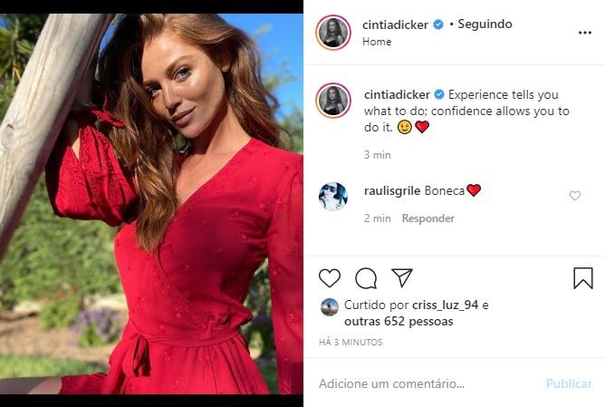 Cintia Dicker arranca elogios com foto usando look vermelho