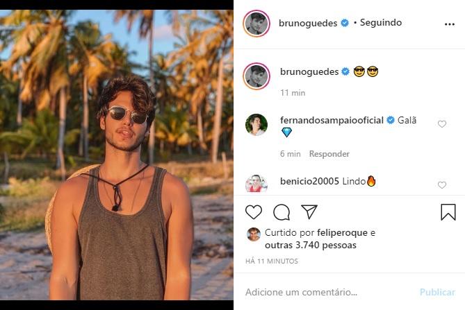 Bruno Guedes arranca elogios em clique na praia
