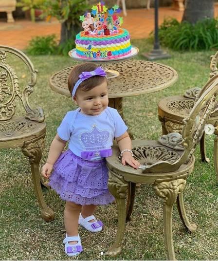 Amanda Françozo celebra os 11 meses da filha, Vitória
