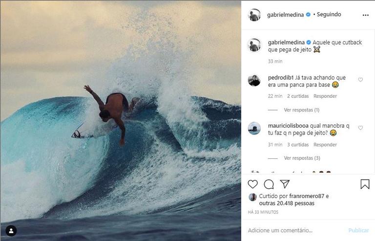 Gabriel Medina posta clique fazendo bela manobra no surfe