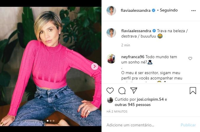 Flávia Alessandra arranca suspiros em fotos com look rosa