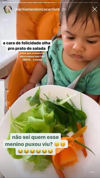 Marília Mendonça flagra o filho olhando feio para salada